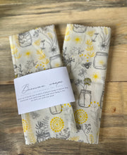 Load image into Gallery viewer, Set of 3 Bee Pattern Bees Wax Wraps