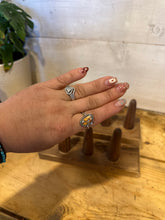 Load image into Gallery viewer, Spiny Oyster, Turquoise, copper adjustable ring
