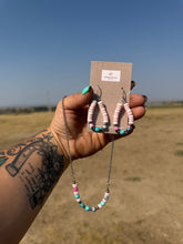 Load image into Gallery viewer, Pink Conch, Turquoise beaded earrings
