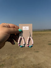 Load image into Gallery viewer, Pink Conch, Turquoise beaded earrings
