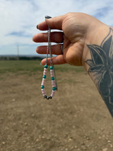 Load image into Gallery viewer, Pink Conch, Turquoise beaded necklace
