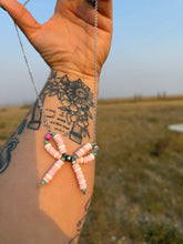 Load image into Gallery viewer, Pink conch and cotton candy Bow necklace
