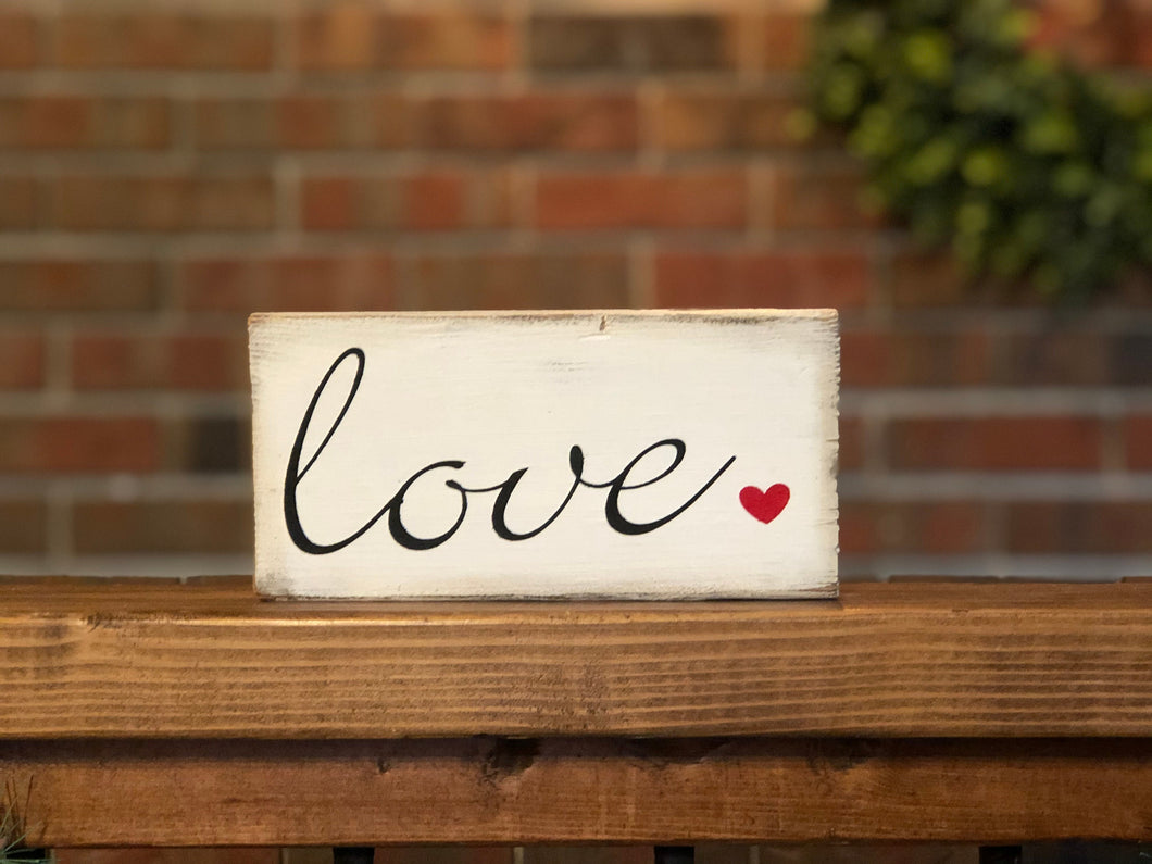 Love Farmhouse Sign l Love Valentine's Day Sign l Farmhouse Valentine's Day Decor l Farmhouse Valentine's Day Sign l Love Sign l Valentine's